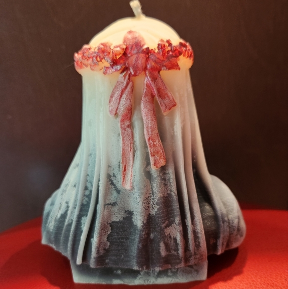 Veiled Lady Candle - Picture 5 of 7